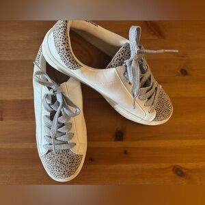 Stylish White Women's Sneakers with Leopard Accents